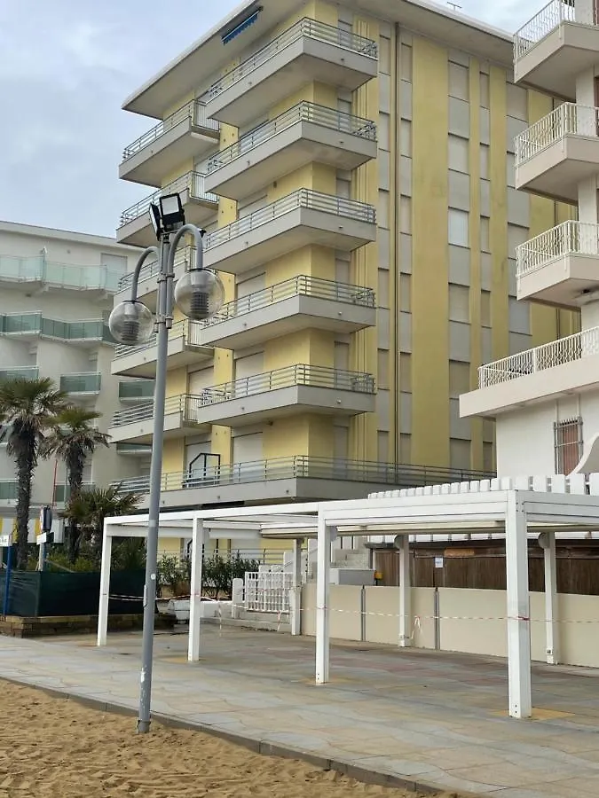 CONDOMINIO CANSIGLIO- Walterigato Apartments- Solo per Famiglie Lido di Jesolo Appartamento